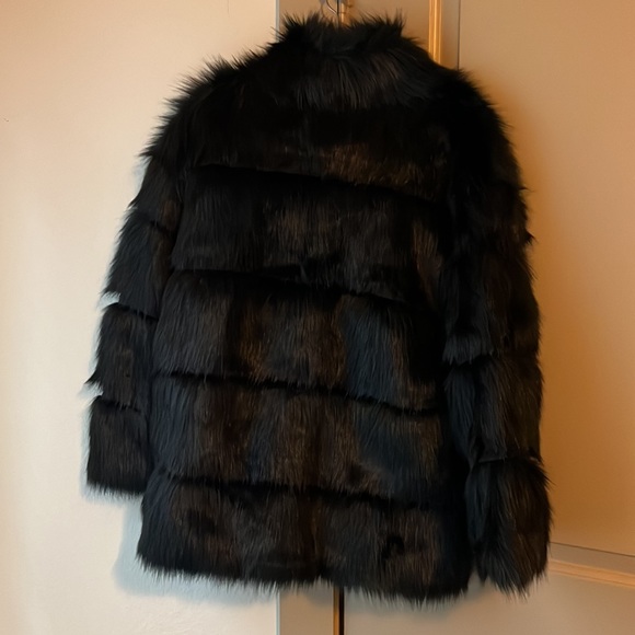 NWT FAUX Fur Coat - Picture 4 of 4